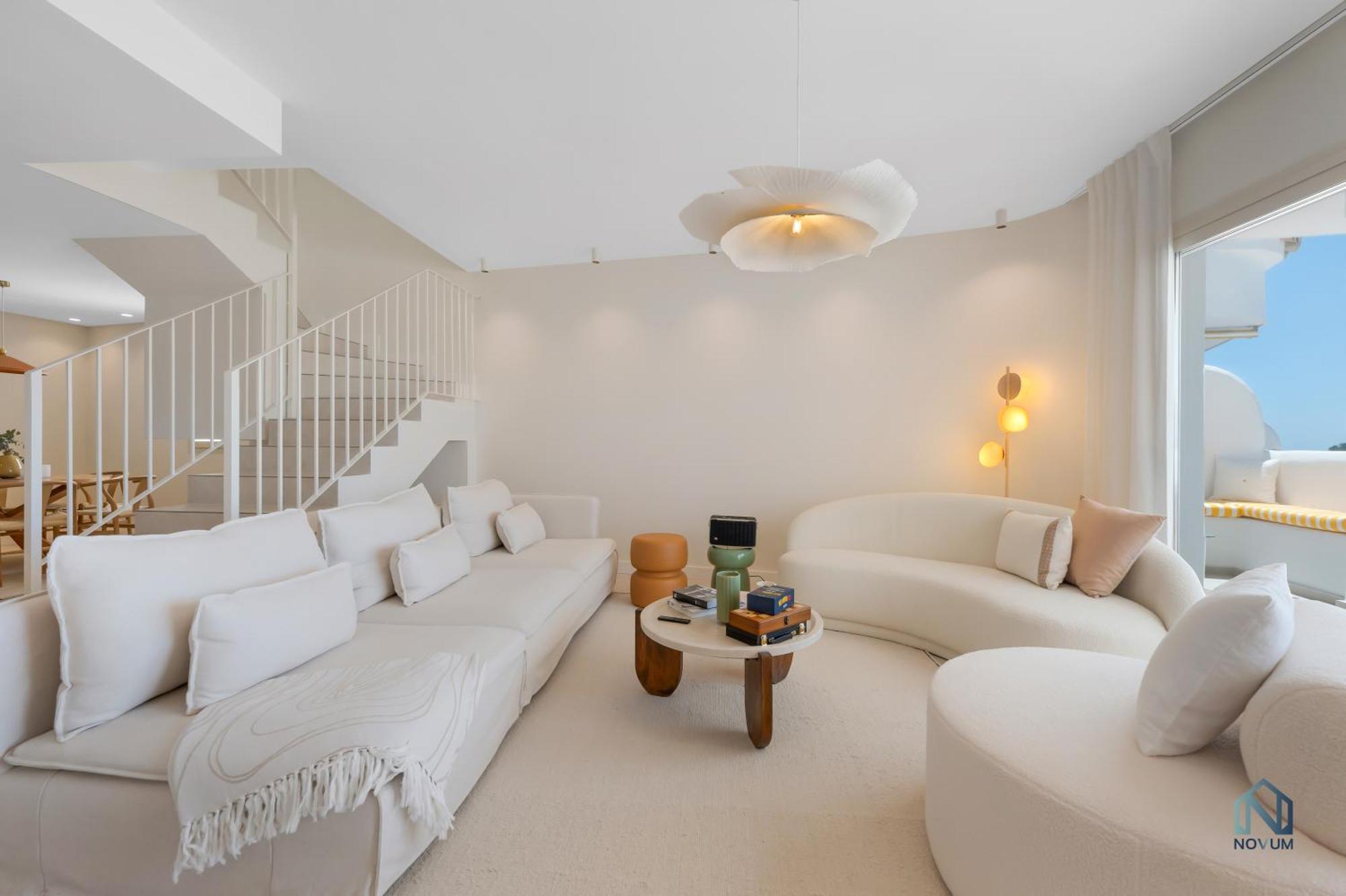 Extravagant Newly Renovated Penthouse With Sea Views Marbella