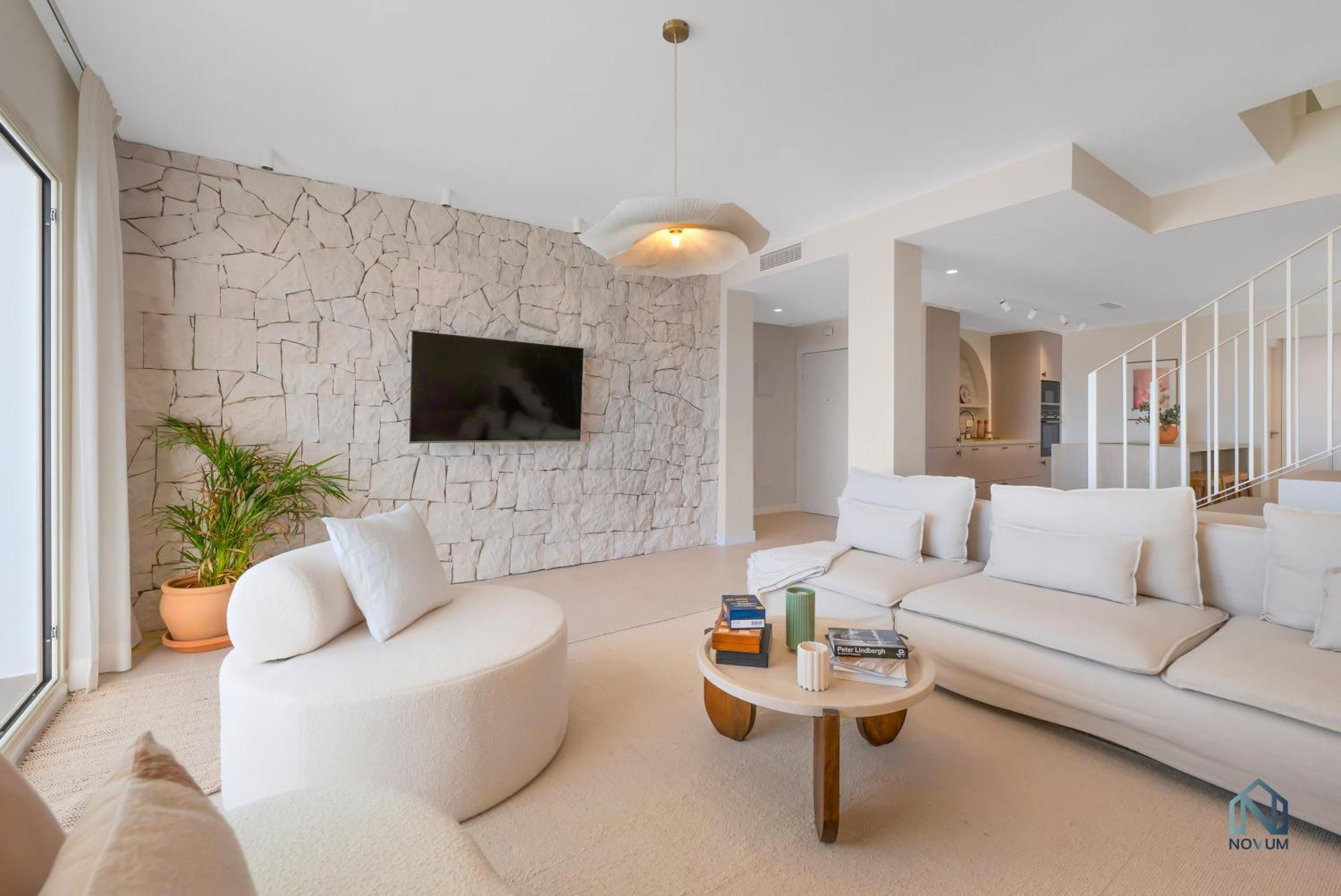 Extravagant Newly Renovated Penthouse With Sea Views * Marbella