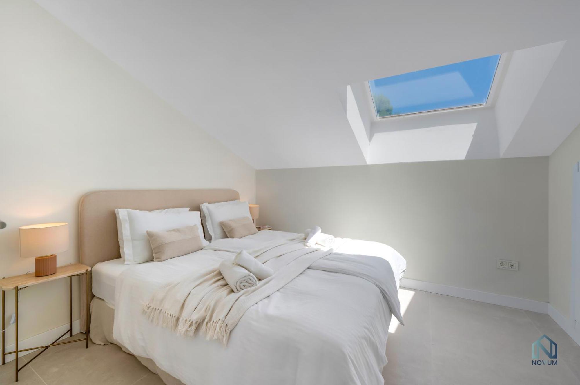 Extravagant Newly Renovated Penthouse With Sea Views * Marbella