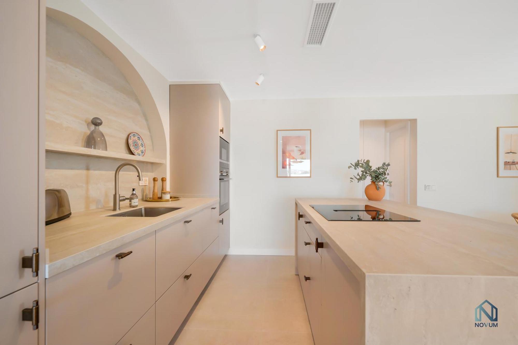 Extravagant Newly Renovated Penthouse With Sea Views Appartement *