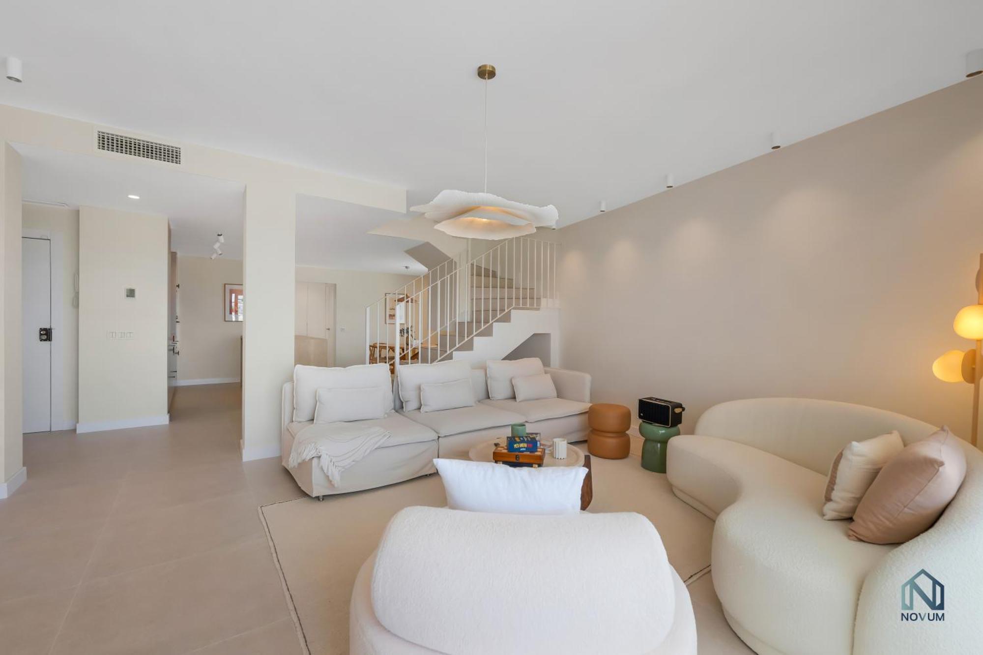 Extravagant Newly Renovated Penthouse With Sea Views Appartement *