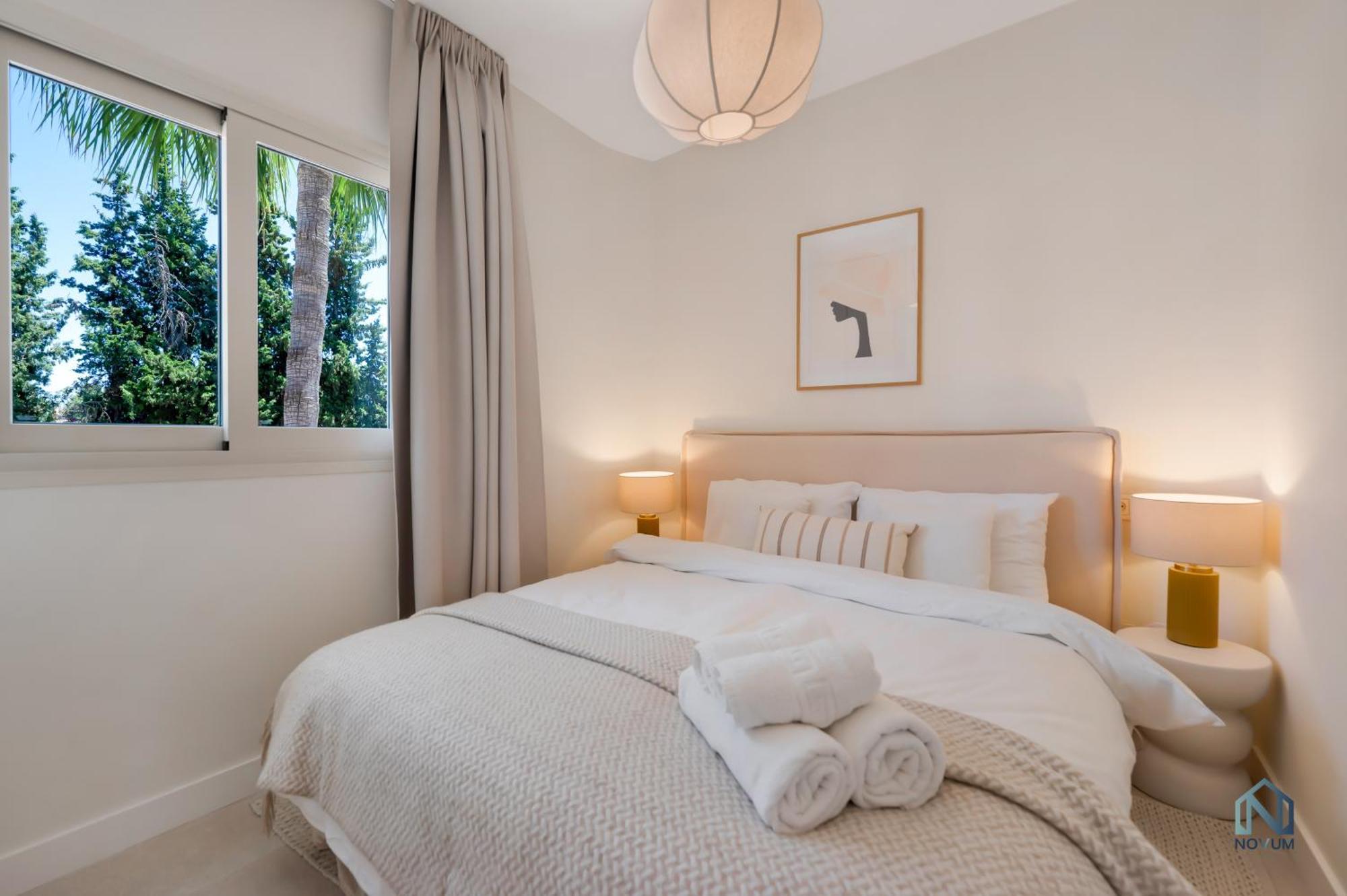 Extravagant Newly Renovated Penthouse With Sea Views Apartment *