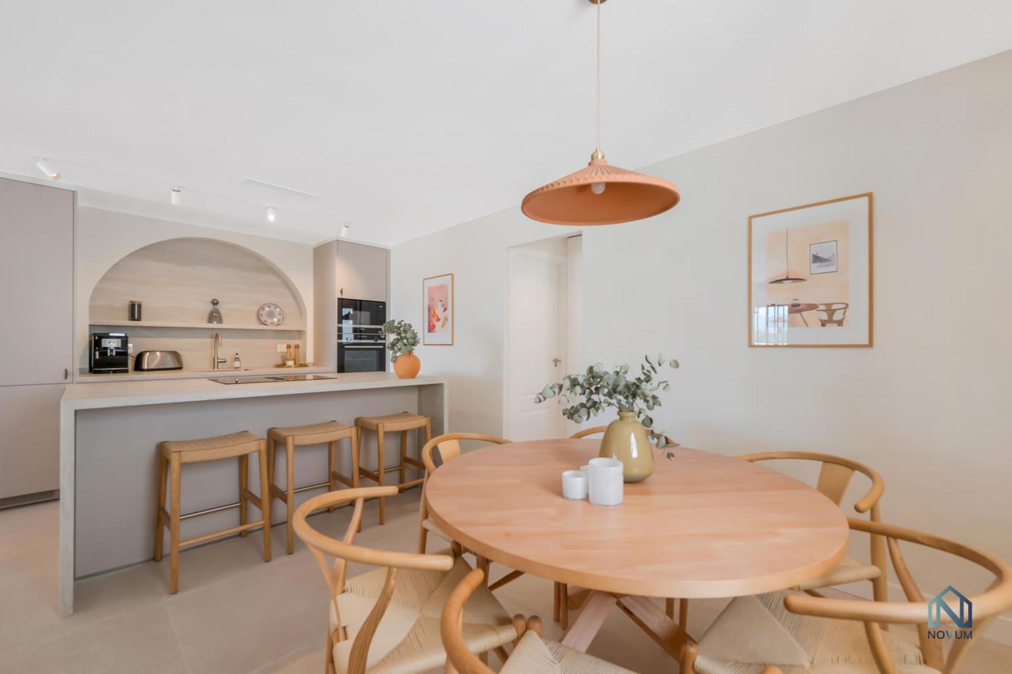 Apartment Extravagant Newly Renovated Penthouse With Sea Views